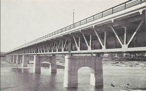 【多摩水道橋】多摩水道橋開通式記念絵葉書 東京側下流より鉄管架設状況を望む