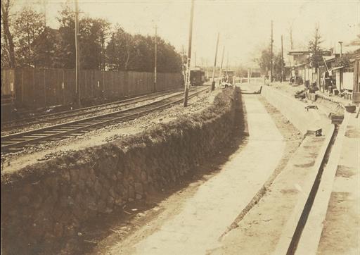 【その他】和田堀新宿線鉄管敷設工事 玉川上水旧水路内鉄管防護 角筈新町二丁目