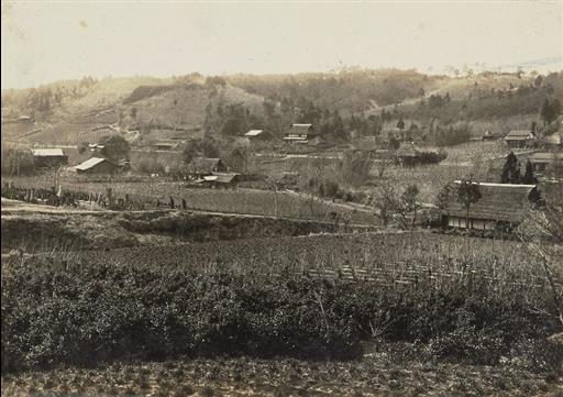 【山口貯水池】湖底となった山口村風景（貯水池中央部） 南側よりの眺望