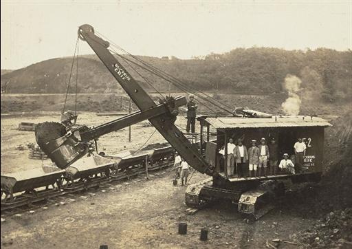 【山口貯水池】ショベルカー