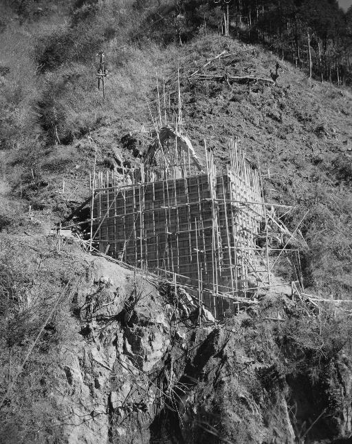 【小河内貯水池】建設中の鴨沢橋