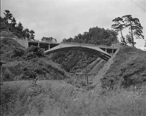【小河内貯水池】建設中の坪沢橋