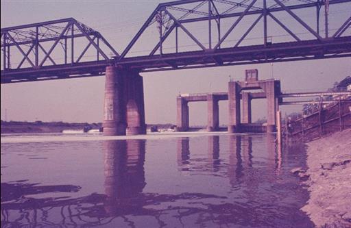 【旧隣接水道】調布取水所 取水堰手前に鉄橋