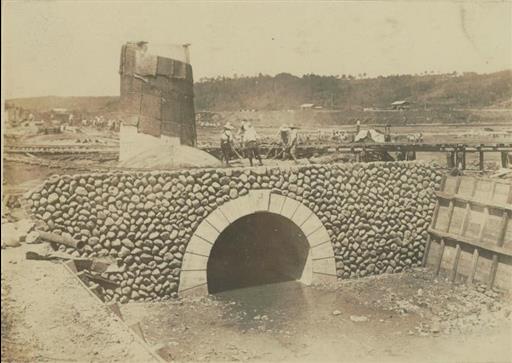 【山口貯水池】排水路暗渠出口