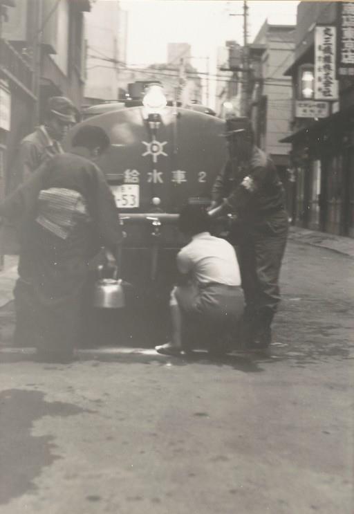 【その他】台東区蔵前の給水車による応急給水