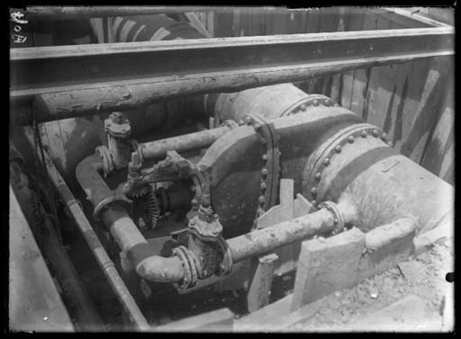 【工事写真】日本橋霊岸橋付近800ミリ制水弁取付工事