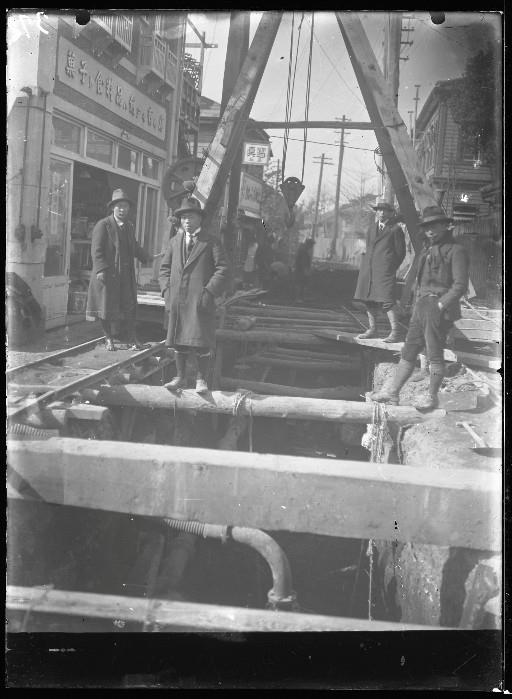 【工事写真】小石川区大塚仲町配水本管敷設工事