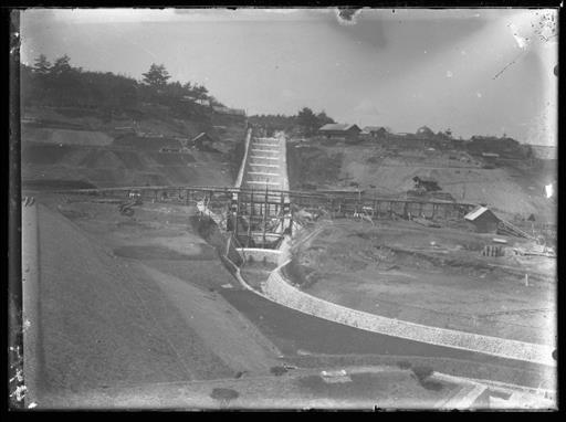 【村山貯水池】余水吐工事